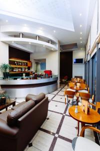 Ο χώρος του lounge ή του μπαρ στο Athens Mirabello