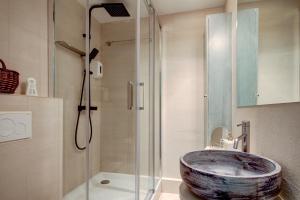 Bilik mandi di Hotel de Riu Boutique