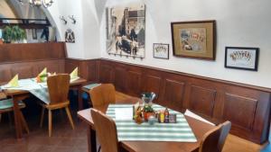 Nápoje v ubytování Altstadt- und Businesshotel Pfaubräu - Brauereigasthof - Frühstücksbuffet - kostenfreie Radgarage - Hunde willkommen