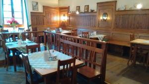 Restaurace v ubytování Altstadt- und Businesshotel Pfaubräu - Brauereigasthof - Frühstücksbuffet - kostenfreie Radgarage - Hunde willkommen