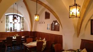 Restaurace v ubytování Altstadt- und Businesshotel Pfaubräu - Brauereigasthof - Frühstücksbuffet - kostenfreie Radgarage - Hunde willkommen