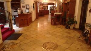 Fotografie z fotogalerie ubytování Altstadt- und Businesshotel Pfaubräu - Brauereigasthof - Frühstücksbuffet - kostenfreie Radgarage - Hunde willkommen v destinaci Trostberg an der Alz