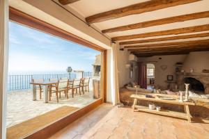 Γενική θέα στη θάλασσα ή θέα στη θάλασσα από  αυτή η βίλα