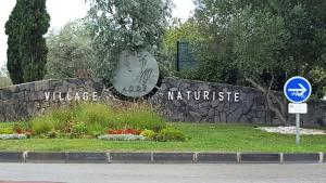 Zahrada ubytování Chambres d'Hotes NATURISTE, Village Naturiste Cap d'Agde, Draps, Serviette, Café, Menage inclus en fin de sejour