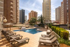 Piscina de la sau aproape de San Diego Apartments By Mc