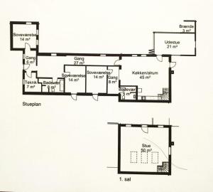 แผนผังของ Converted Factory From 1950 With Its Own Forest