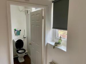 Ένα μπάνιο στο Cosy Contractors Retreat in Batley - sleeps 3 +27 φωτογραφίες