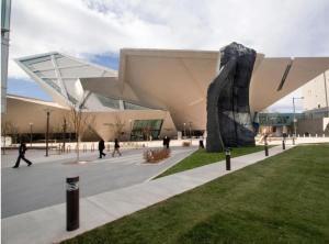 Το κτήριο όπου στεγάζεται  το διαμέρισμα