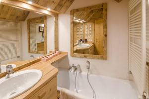 Koupelna v ubytování Charming Studio + 21 fotografií