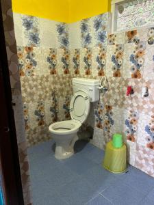 Bilik mandi di The Nature Homestay