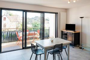 Μια τηλεόραση ή/και κέντρο ψυχαγωγίας στο Imarena, Elegance et Vue Port