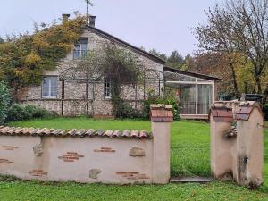 Κήπος έξω από το Large nature lodge