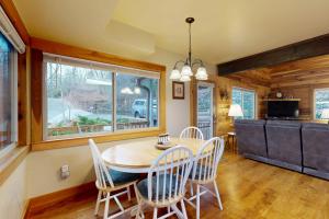 Gallery image of 2 Bed 2 Bath Vacation home in Whittier V in Whittier