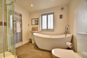 Koupelna v ubytování Finest Retreats - Heather Lea + 25 fotografií