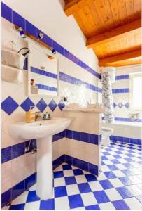 Ένα μπάνιο στο home indipendenza 2