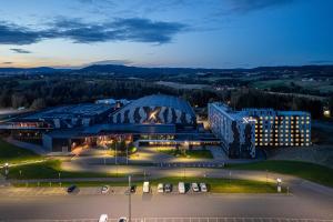 Nespecifikovaný výhled na hory nebo výhled na hory při pohledu z hotelu