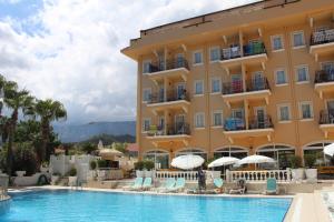 Bazén v ubytování Hotel Sinatra - All Inclusive nebo v jeho okolí