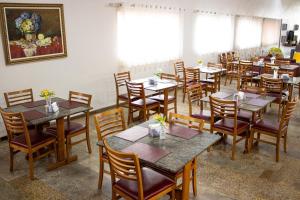 Restaurace v ubytování Hotel Dan Inn Barretos by Nacional Inn