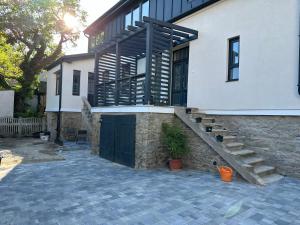 Budova, v ktorej sa vila nachádza