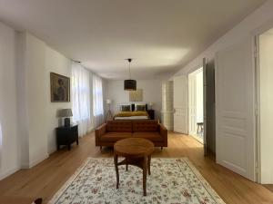 Posedenie v ubytovaní Pelso Luxury Apartments