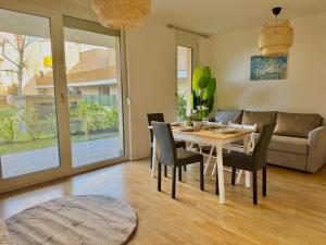 Χώρος καθιστικού στο Premium Apartment mit Garten nähe SCS +18 φωτογραφίες