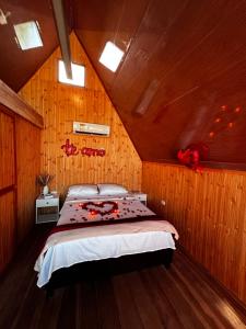 Ένα ή περισσότερα κρεβάτια σε δωμάτιο στο Playa Aescondidas