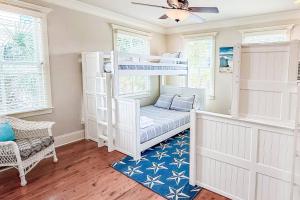 Postel nebo postele na pokoji v ubytování Deja Blue + 42 fotografií