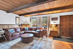 Ảnh trong thư viện ảnh của Little Naughty Pine Wi-Fi TV Ski ở Big Bear City