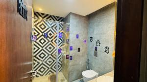 Koupelna v ubytování Leos's Den 09 + 27 fotografií