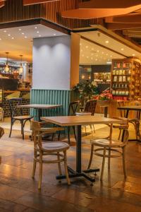 Restoran või mõni muu söögikoht majutusasutuses Cafe Hotel Medellín