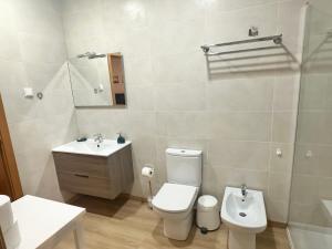 Koupelna v ubytování Liberty 140 Deluxe Apartment + 25 fotografií