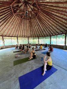 Επισκέπτες που μένουν στο Shanti Lanka Ashram +30 φωτογραφίες