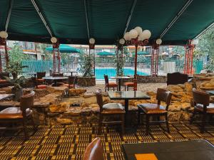 Bazén v ubytování Quality Inn & Suites Fort Collins nebo v jeho okolí