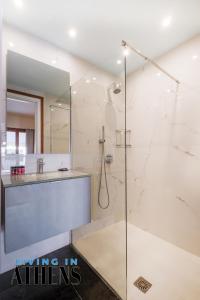 Spacious Apt At Historical Center Of Athens 4&2 ppl 욕실
