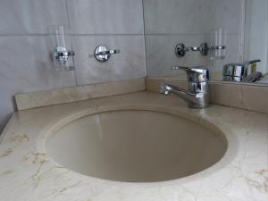 Ett badrum på Hotel Doria