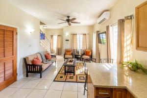 Χώρος καθιστικού στο Antiguan City and Sea Escape