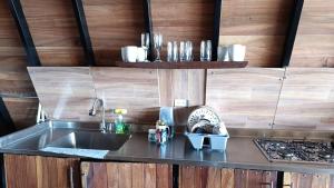Kuchyň nebo kuchyňský kout v ubytování Glamping arcoiris r