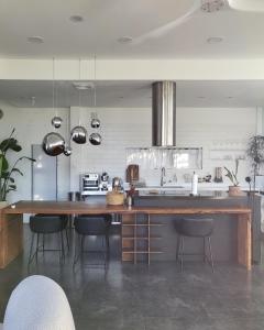 Kuchyň nebo kuchyňský kout v ubytování A private space in the western village of Jeju, where you can see the ocean of Aewol and Hallasan, pet-friendly + 10 fotografií