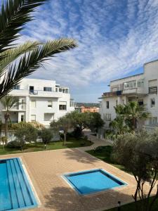Πισίνα στο ή κοντά στο 08 Apartement vue piscine avec parking