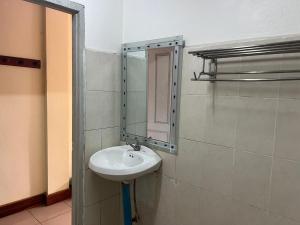 Ένα μπάνιο στο Khammany 康马尼