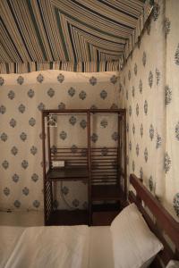 Chandraprabha Signature Resort Jaipur客房内的一张或多张床位