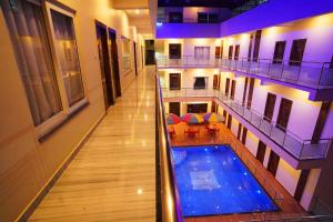 Bazén v ubytování Elegant Beach Resort nebo v jeho okolí
