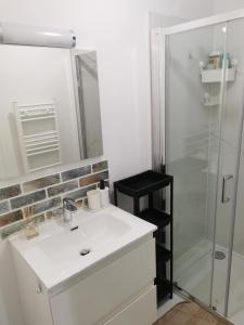 Ένα μπάνιο στο Chambre chez l'habitant