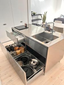 Cucina o angolo cottura di 真鶴ペットと泊まれて専用屋上付きスタイリッシュなapartmentHotel途乃中RC2