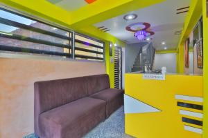 O zonă de relaxare la Luxury Ramayan Inn Fully Air Condition Rooms Free Parking Free Wifi