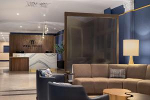 The Well House Hamilton, Tapestry Collection By Hilton的休息区