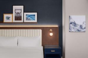 The Well House Hamilton, Tapestry Collection By Hilton客房内的一张或多张床位