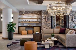 Bellasera Hotel & Suites Paso Robles, Tapestry by Hilton的休息区