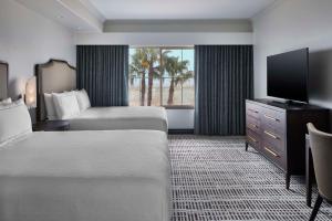 Bellasera Hotel & Suites Paso Robles, Tapestry by Hilton客房内的一张或多张床位