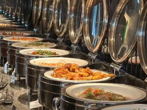 ホテルの敷地内または近くでの食事または食べ物